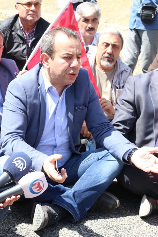 Bolu-Mudurnu karayolunda oturma eylemi