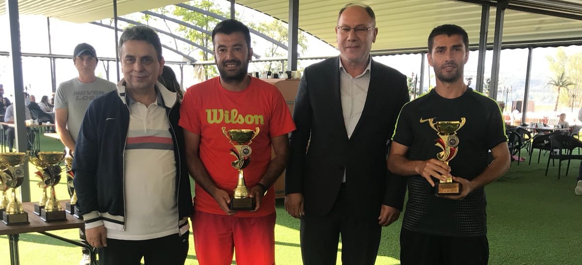 Bolulu tenisçilerin başarısı