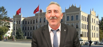 AK Parti'nin en renkli aday adayı: "BEN AK PARTİ'NİN AMİGOSUYUM"