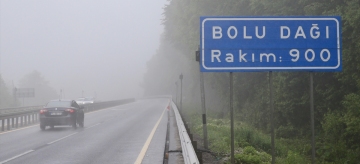 Bolu Dağı'nda sis etkili oluyor