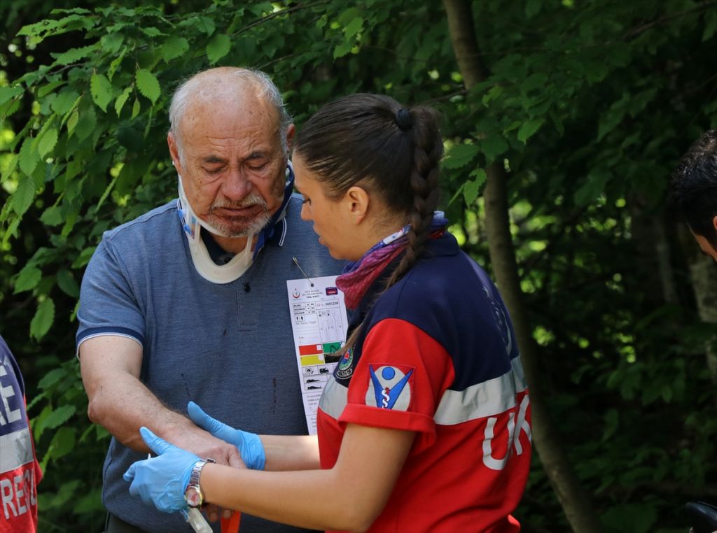 Abant yolunda trafik kazası: 3 yaralı