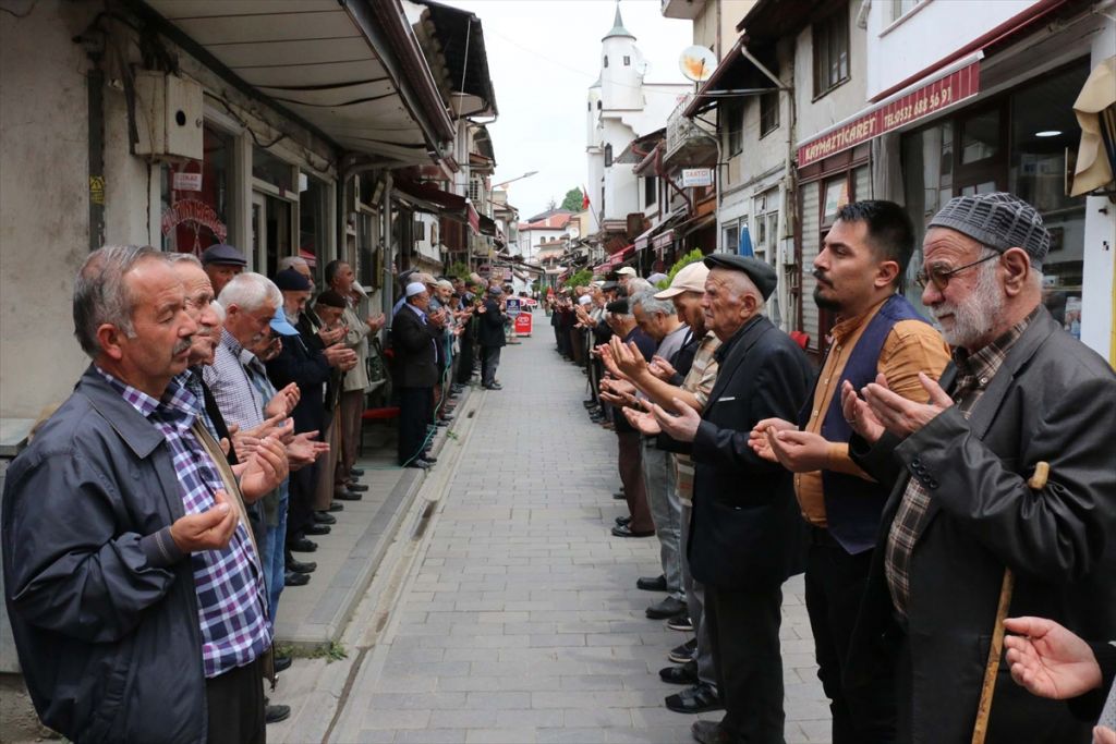 ASIRLIK GELENEK DEVAM EDİYOR