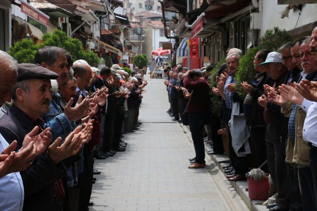 ASIRLIK GELENEK DEVAM EDİYOR