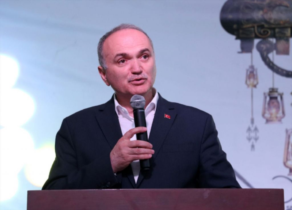 BAKAN ÖZLÜ GÖYNÜK'TE KONUŞTU