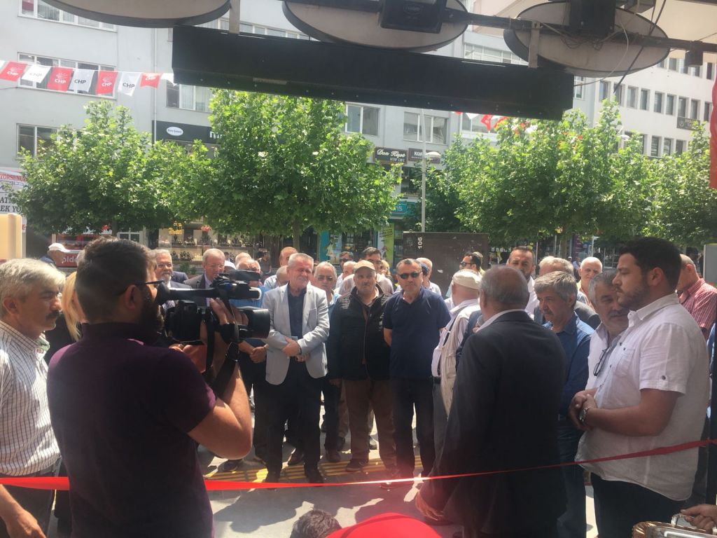 CHP ilk seçim bürosunu kurdu