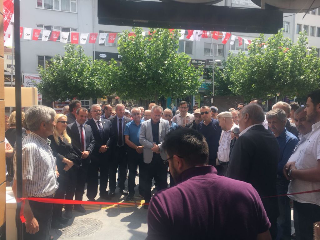 CHP ilk seçim bürosunu kurdu