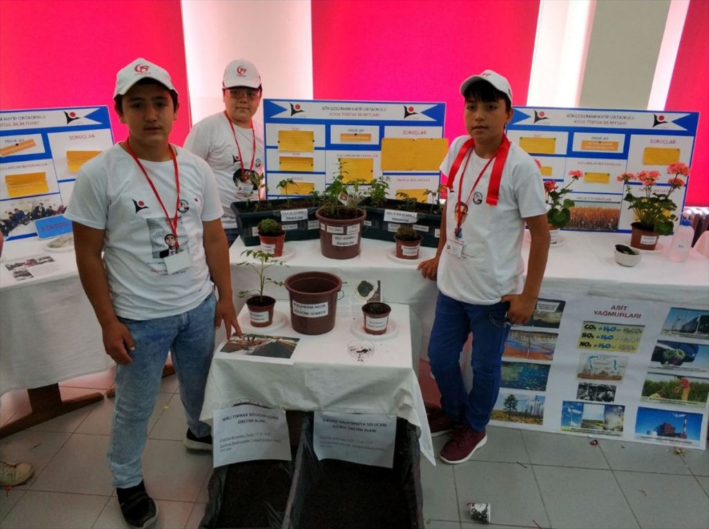 Gökçesu'da TÜBİTAK 4006 Bilim Fuarı