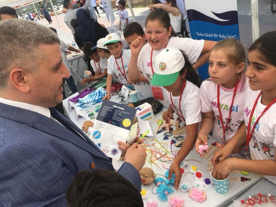 İŞ ADAMLARIYLA PAZARLIK ETTİLER