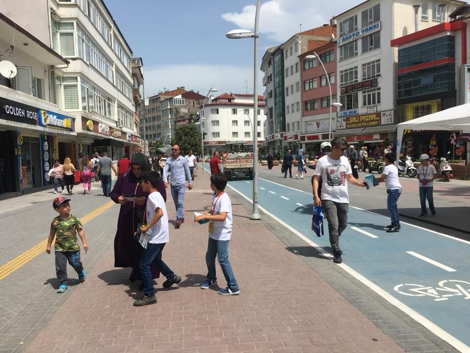 İŞ ADAMLARIYLA PAZARLIK ETTİLER