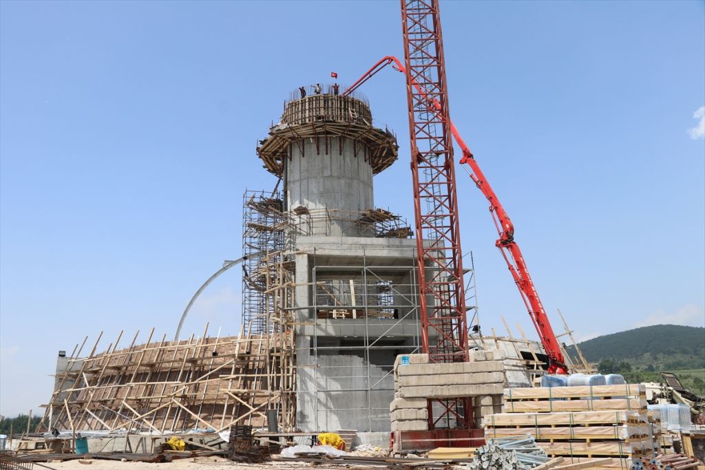 Köroğlu heykeli, 5 bin kilometreden 17 tırla getirilecek