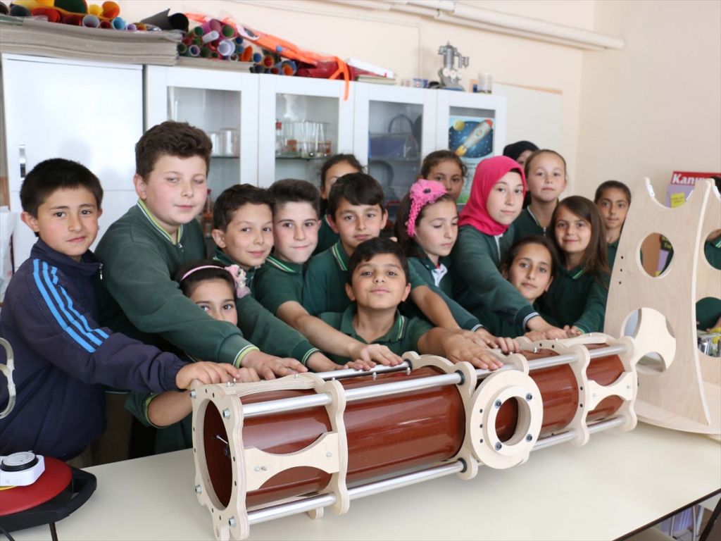 Öğretmenleriyle kendi teleskoplarını yaptılar