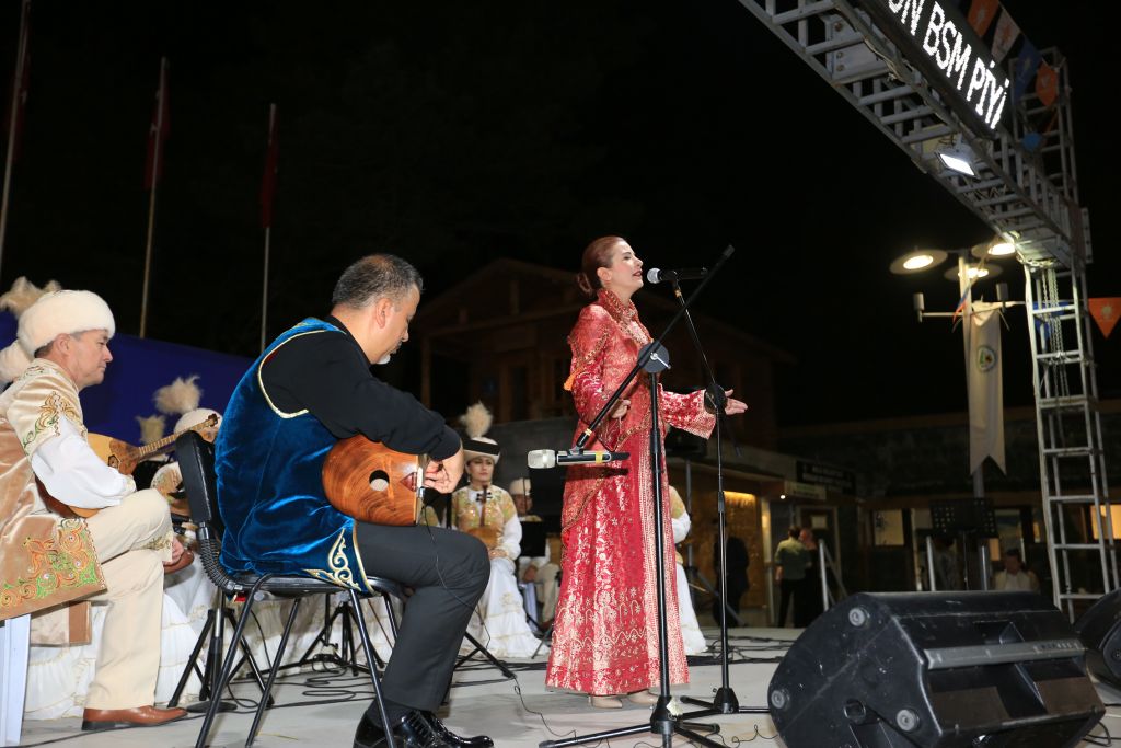 ATA YURTTAN EZGİLER