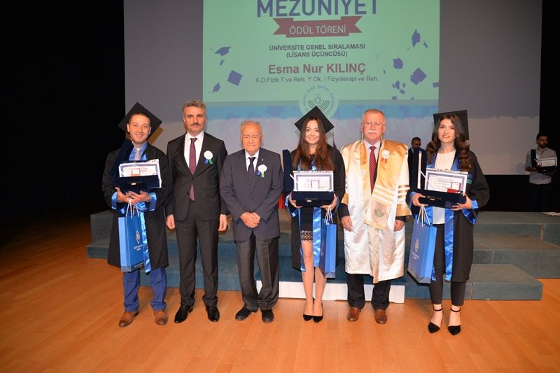 BAİBÜ'DE BÖLÜM BİRİNCİLERİ ÖDÜLLENDİRİLDİ