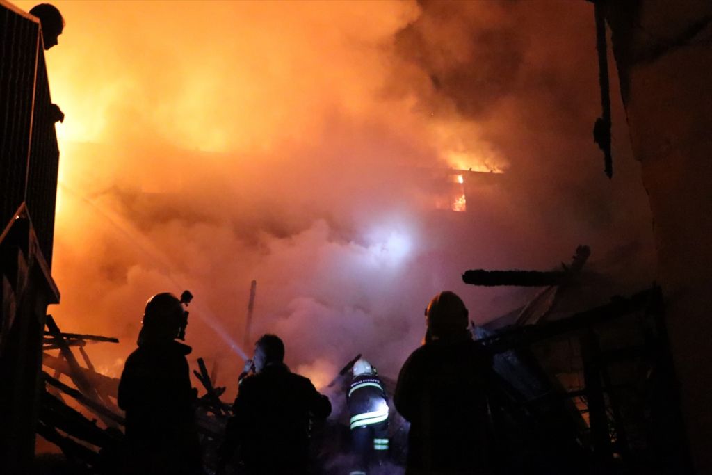 Bayramda evsiz kaldılar