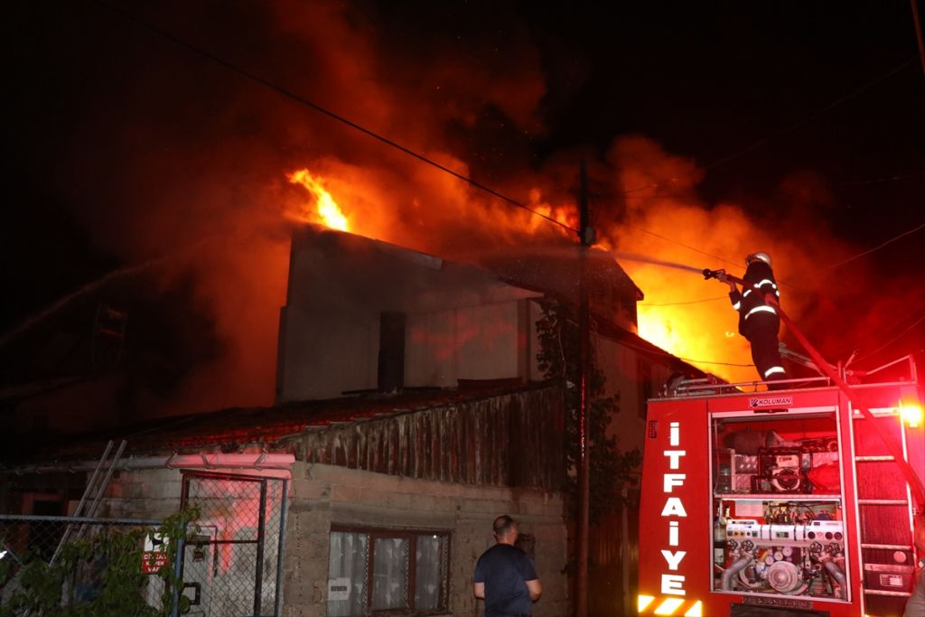 Bayramda evsiz kaldılar