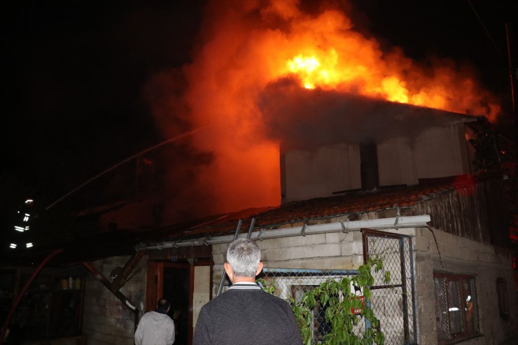 Bayramda evsiz kaldılar