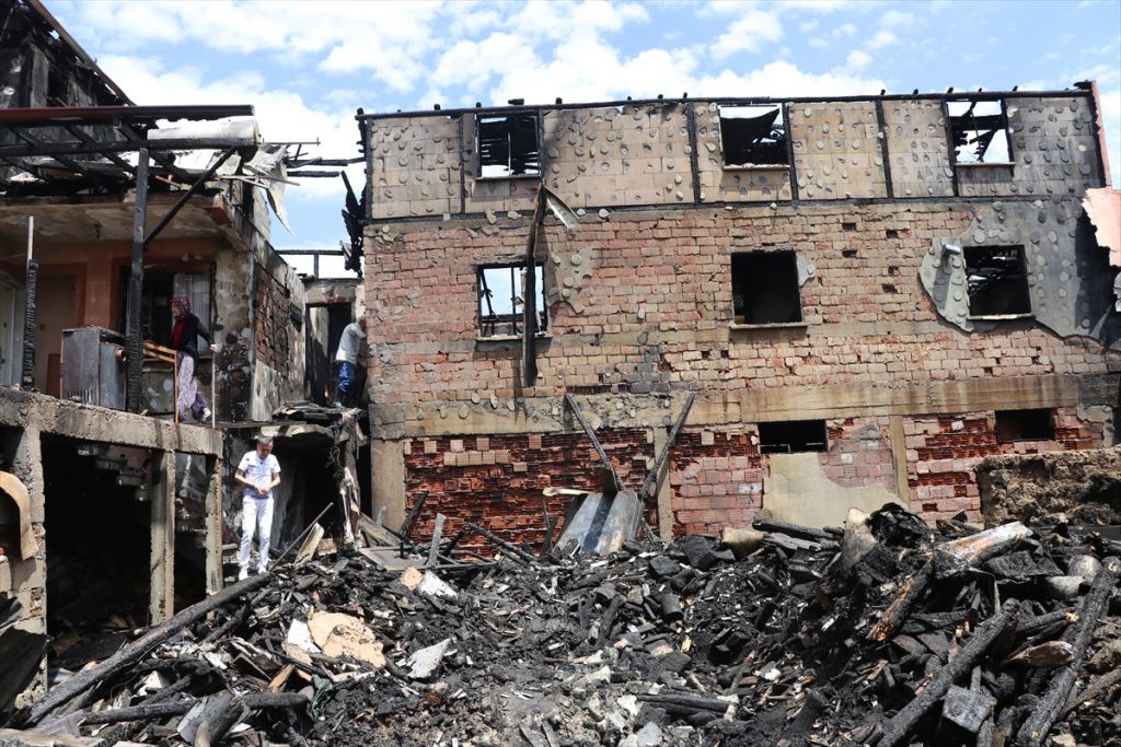 Bayramda evsiz kaldılar