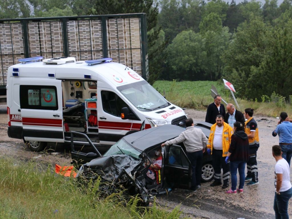 Bayramda yollar yine kan gölü