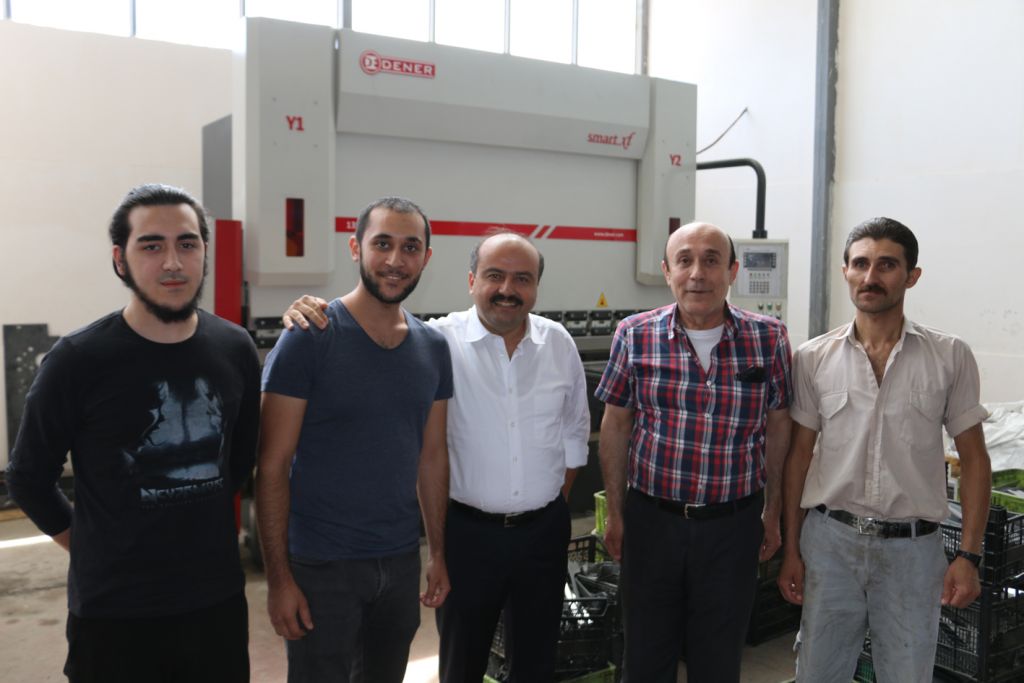 Esnaftan Ak Parti'ye pankartlı destek