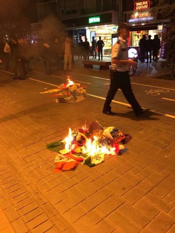 HDP BAYRAK ASTI BOLU KARIŞTI