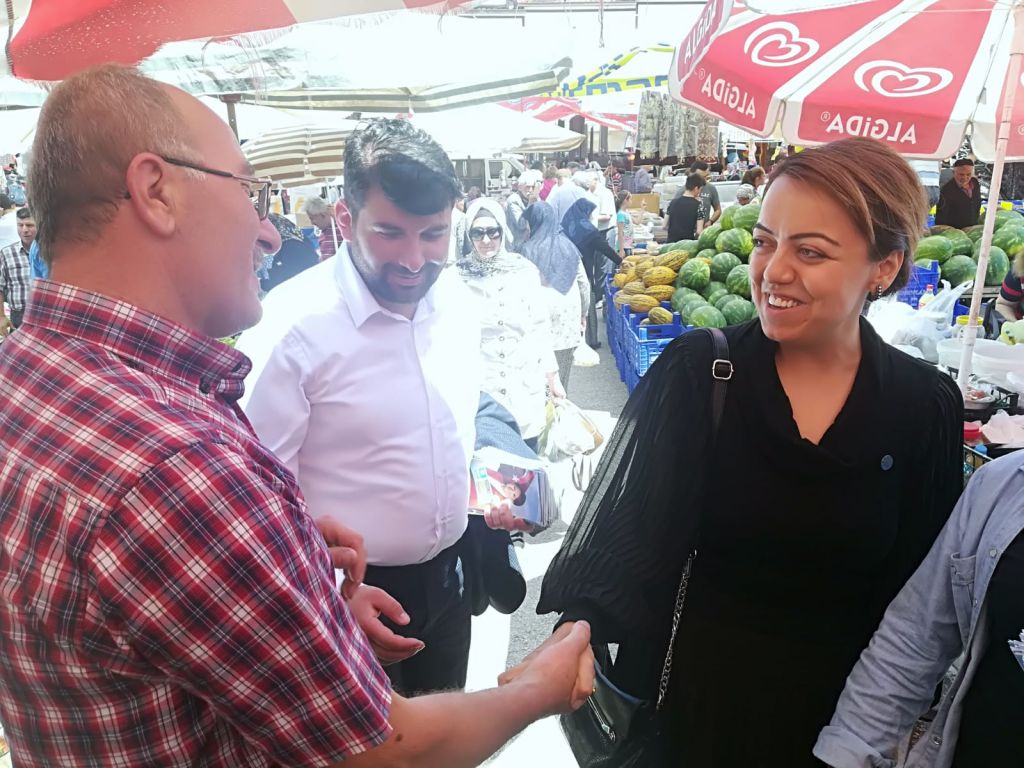 İYİ PARTİ'NİN YÜZÜ GÜLÜYOR