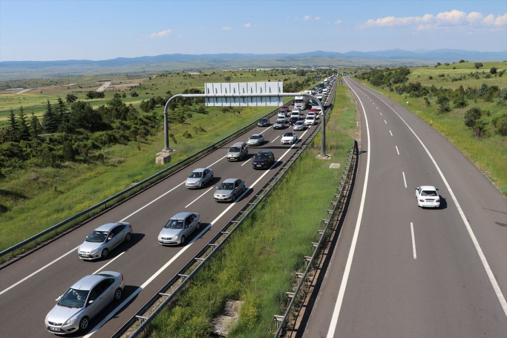 Otoyolda bayram trafiği