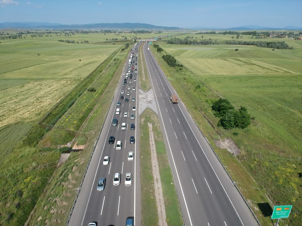 Otoyolda bayram trafiği