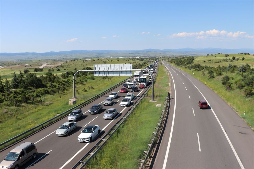 Otoyolda bayram trafiği