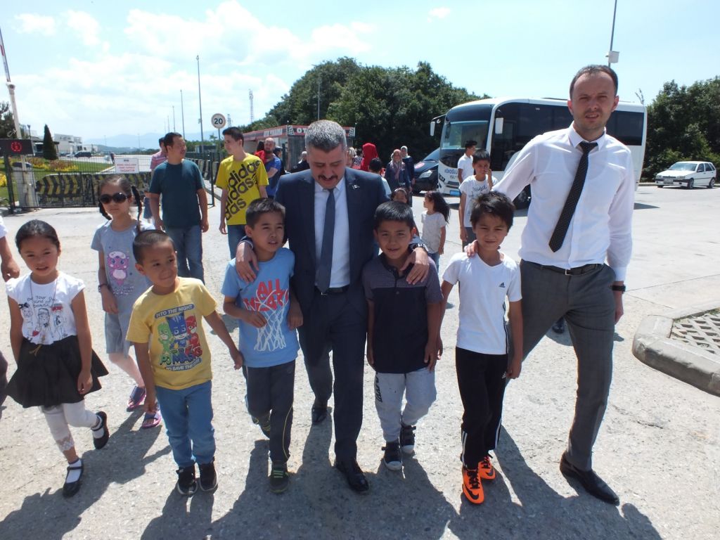 ÜLKÜ OCAKLARI'NDAN SOYDAŞLARIMIZA BAYRAM HEDİYESİ