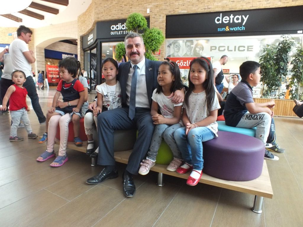 ÜLKÜ OCAKLARI'NDAN SOYDAŞLARIMIZA BAYRAM HEDİYESİ