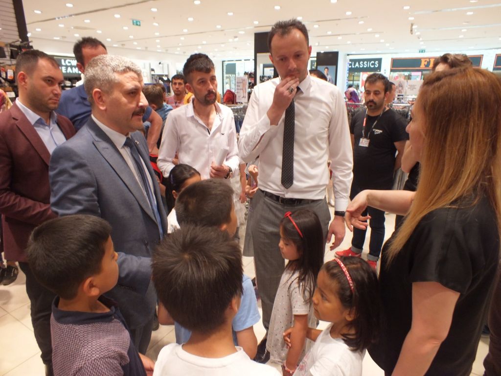 ÜLKÜ OCAKLARI'NDAN SOYDAŞLARIMIZA BAYRAM HEDİYESİ