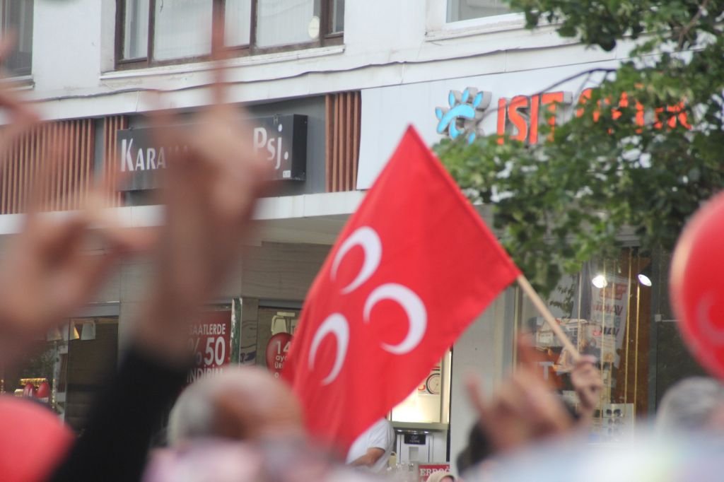 ÜLKÜCÜLERDEN ZAFER EĞLENCESİ