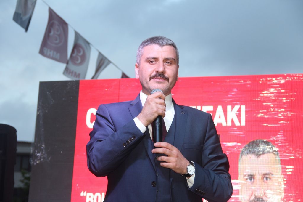 ÜLKÜCÜLERDEN ZAFER EĞLENCESİ