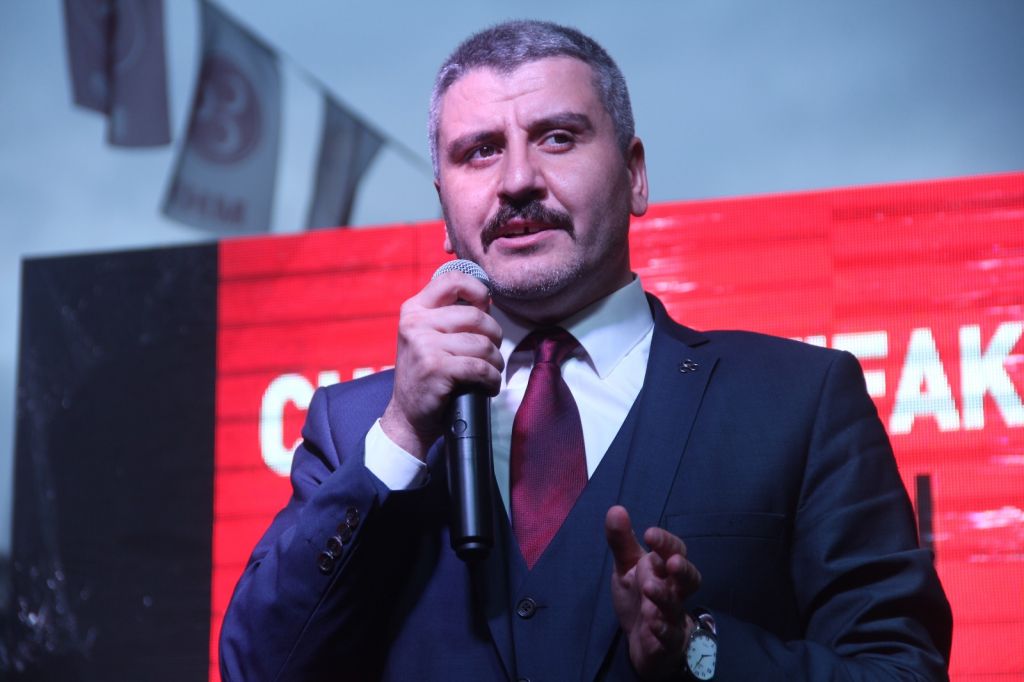 ÜLKÜCÜLERDEN ZAFER EĞLENCESİ