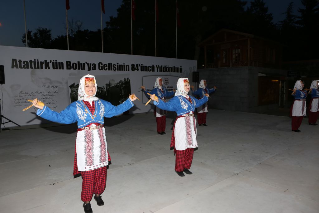 17 Temmuz'un akşam etkinlikleri yoğun ilgi gördü