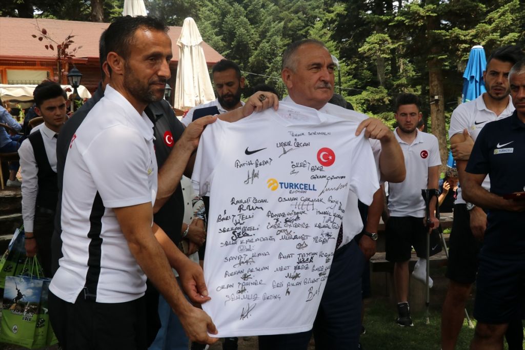 Ampute Milli Futbol takımı, tabiat parkını gezdi