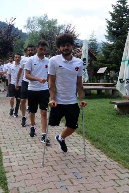 Ampute Milli Futbol takımı, tabiat parkını gezdi