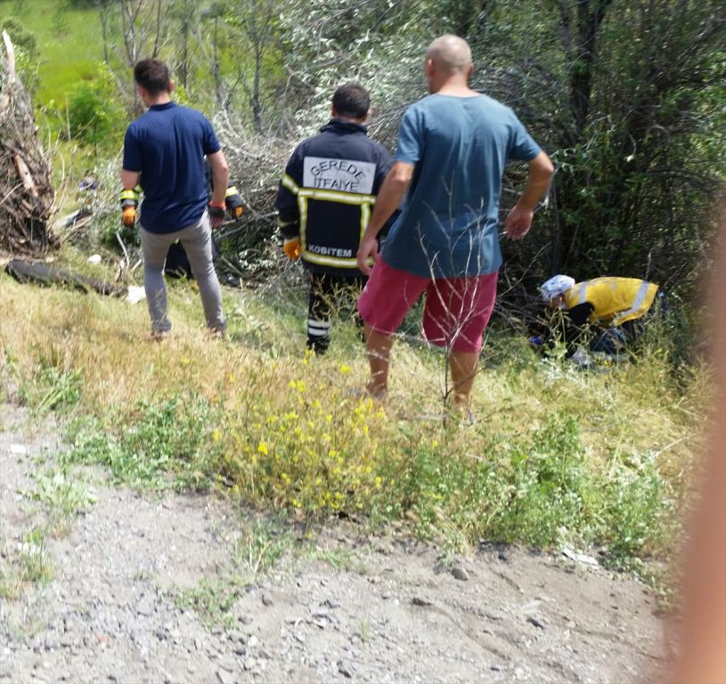 Suriyeliler Bolu'da kaza yaptı: 2 ölü, 13 yaralı