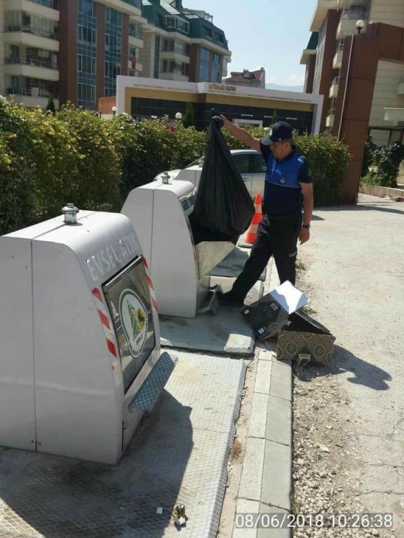 Bolu Belediyesi'nden vatandaşlara çöp uyarısı