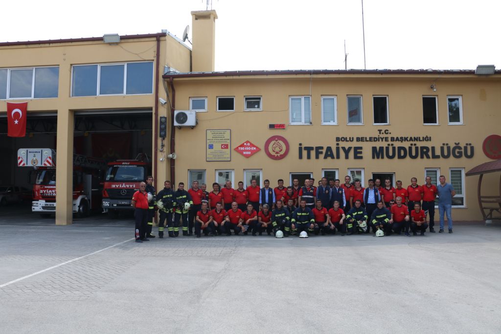 Bolu İtfaiyesi'nden nefes kesen tatbikat