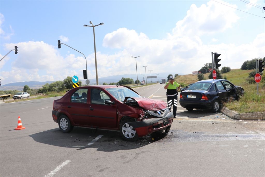 Bolu'da trafik kazası: 4 yaralı