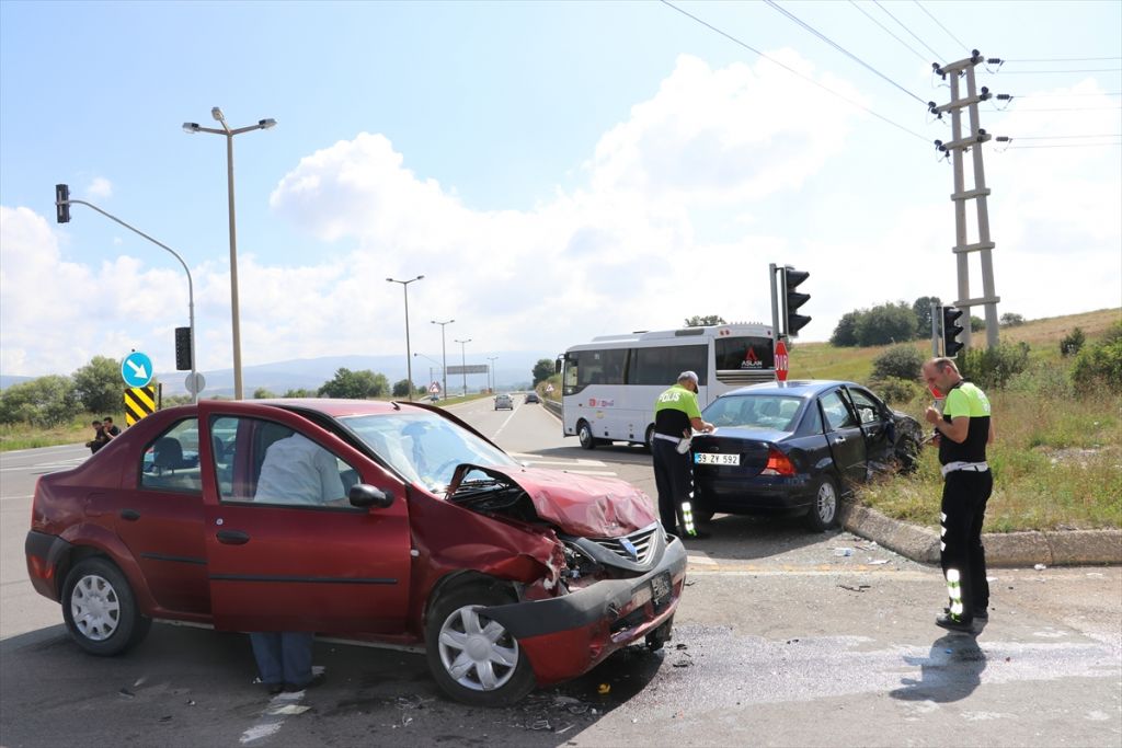 Bolu'da trafik kazası: 4 yaralı
