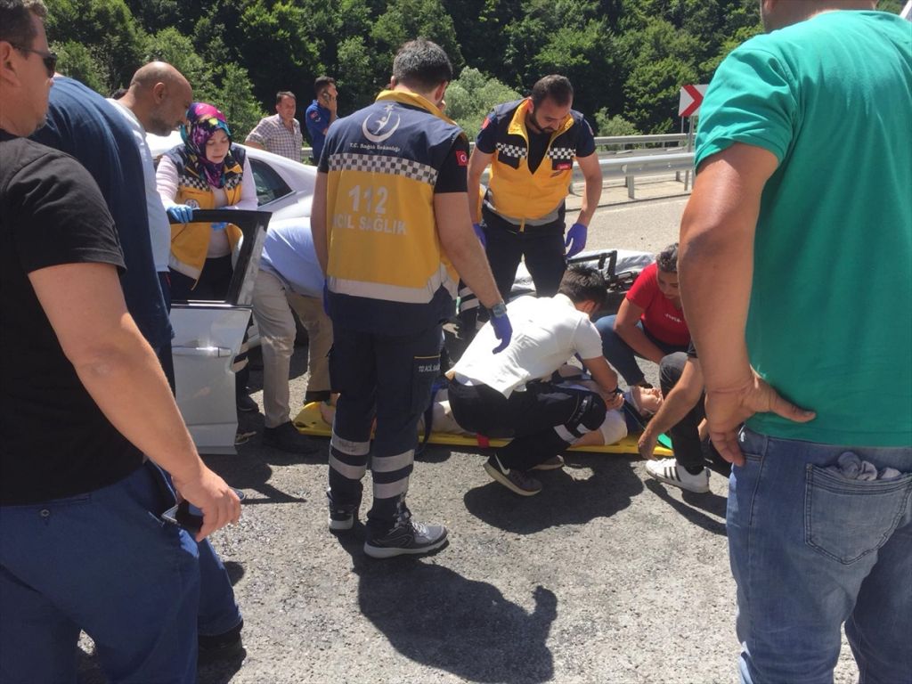 Bolu'da trafik kazası: 5 yaralı