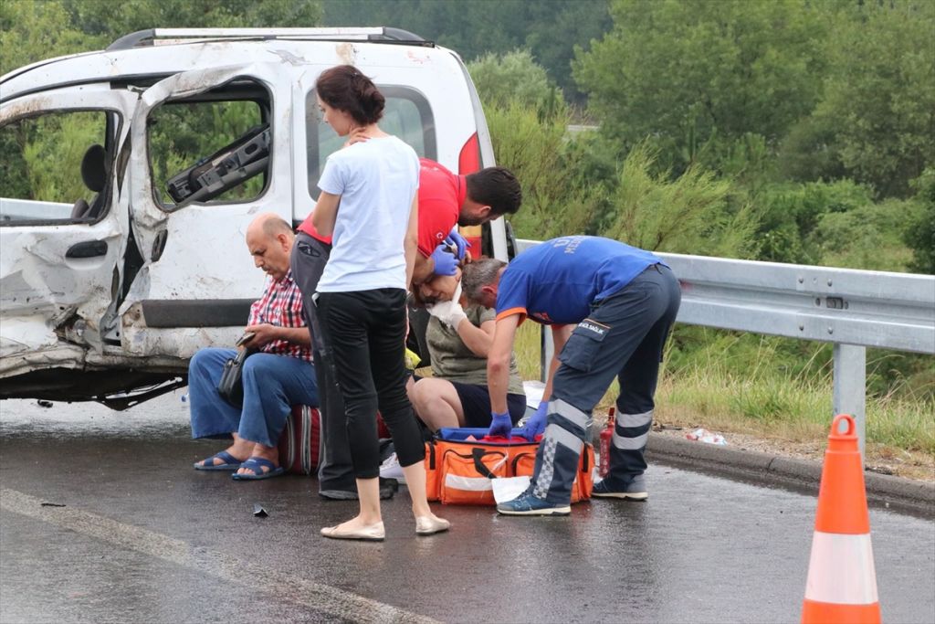 Bolu'da zincirleme trafik kazası: 1 ölü, 5 yaralı