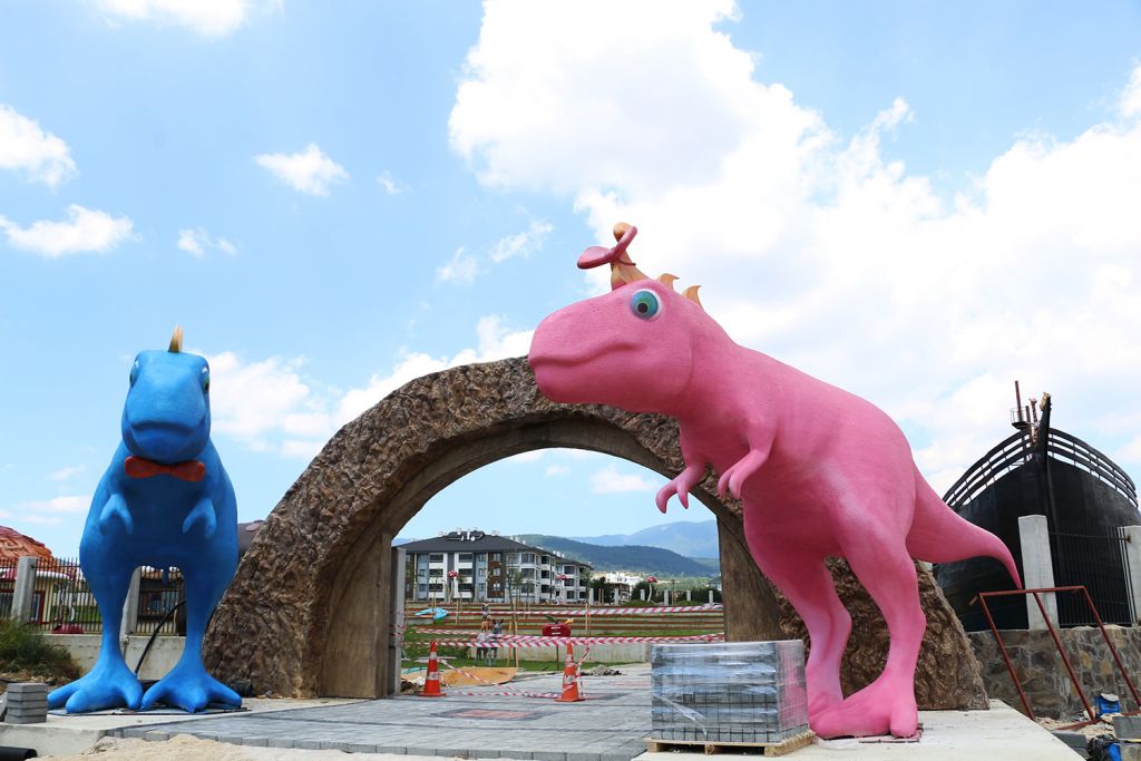 Masal Parkı'nda ‘kahramanlar' yerlerini aldı