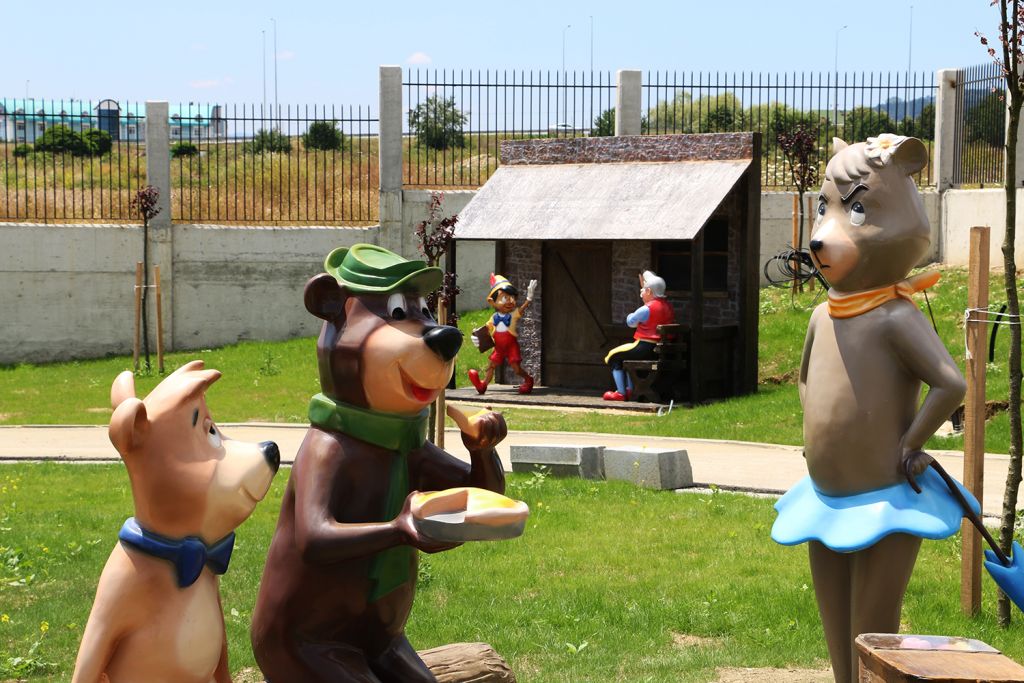 Masal Parkı'nda ‘kahramanlar' yerlerini aldı