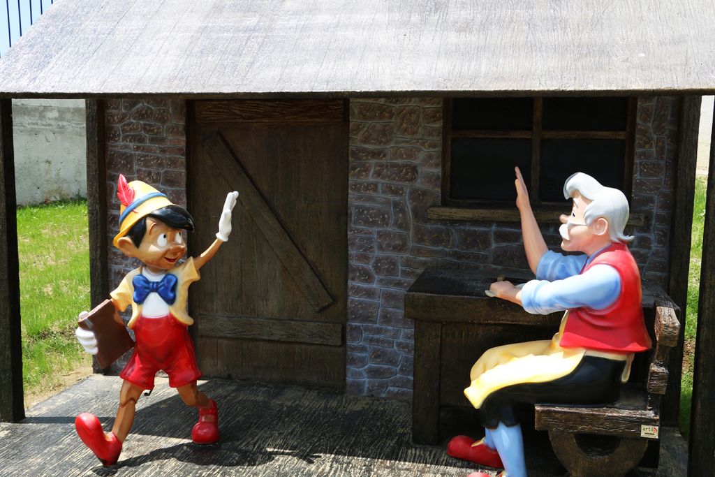 Masal Parkı'nda ‘kahramanlar' yerlerini aldı