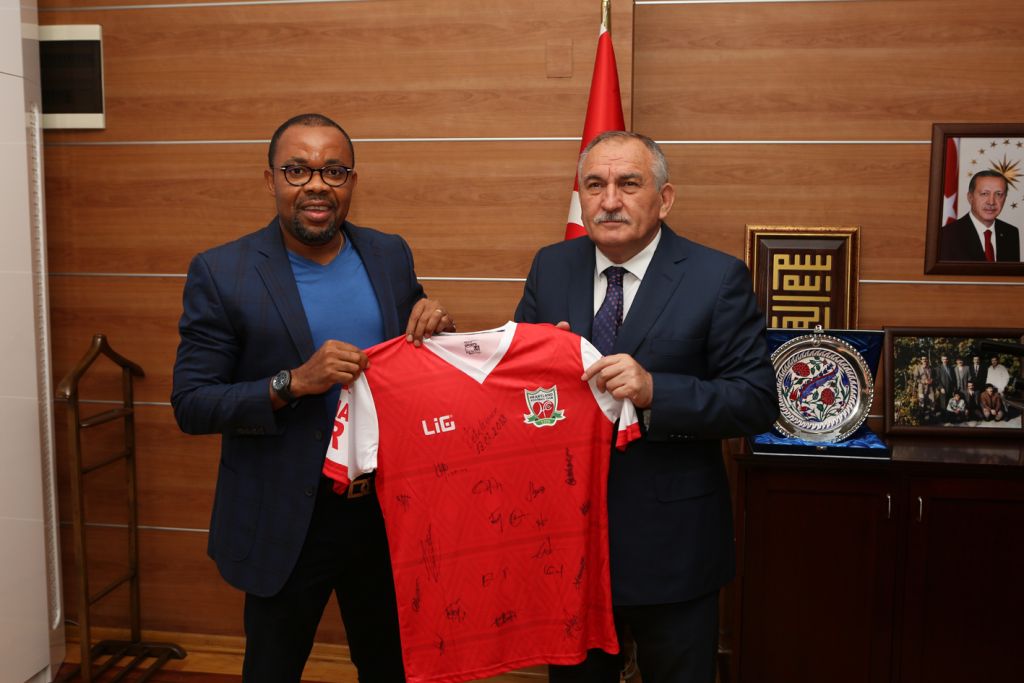 Nijerya temsilcisi Heartland'ın Kulüp Başkanı Etuemena'dan Bolu'ya övgü