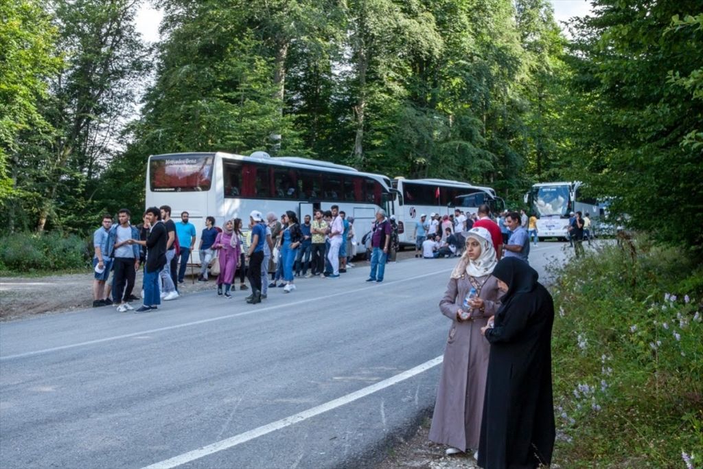 Suriyeli öğrenciler Bolu'nun doğal güzelliklerinde buluştu