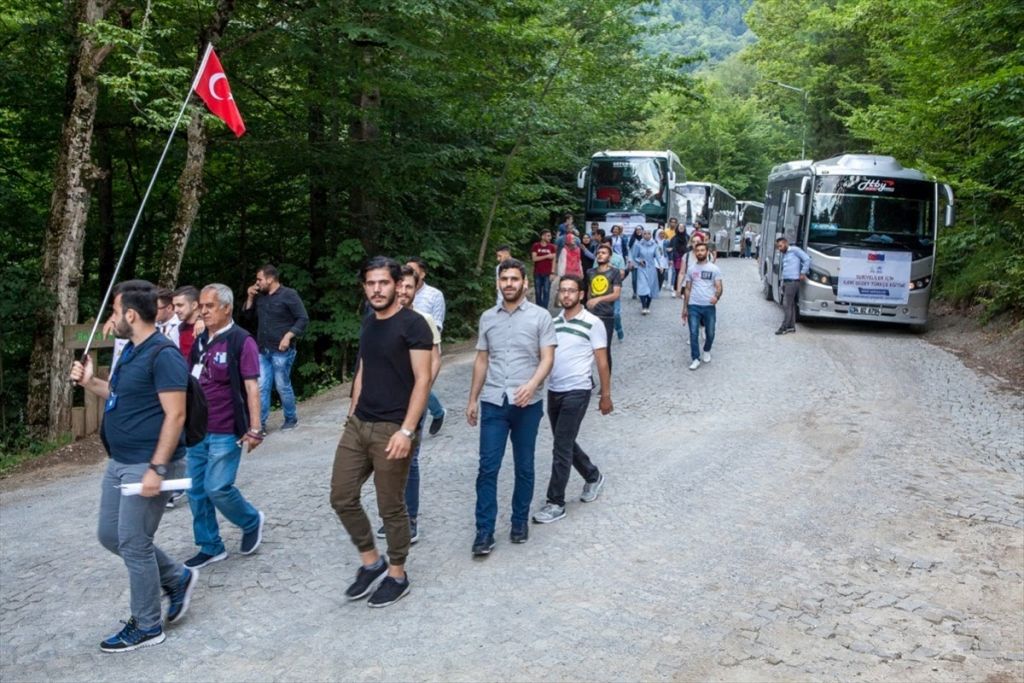 Suriyeli öğrenciler Bolu'nun doğal güzelliklerinde buluştu
